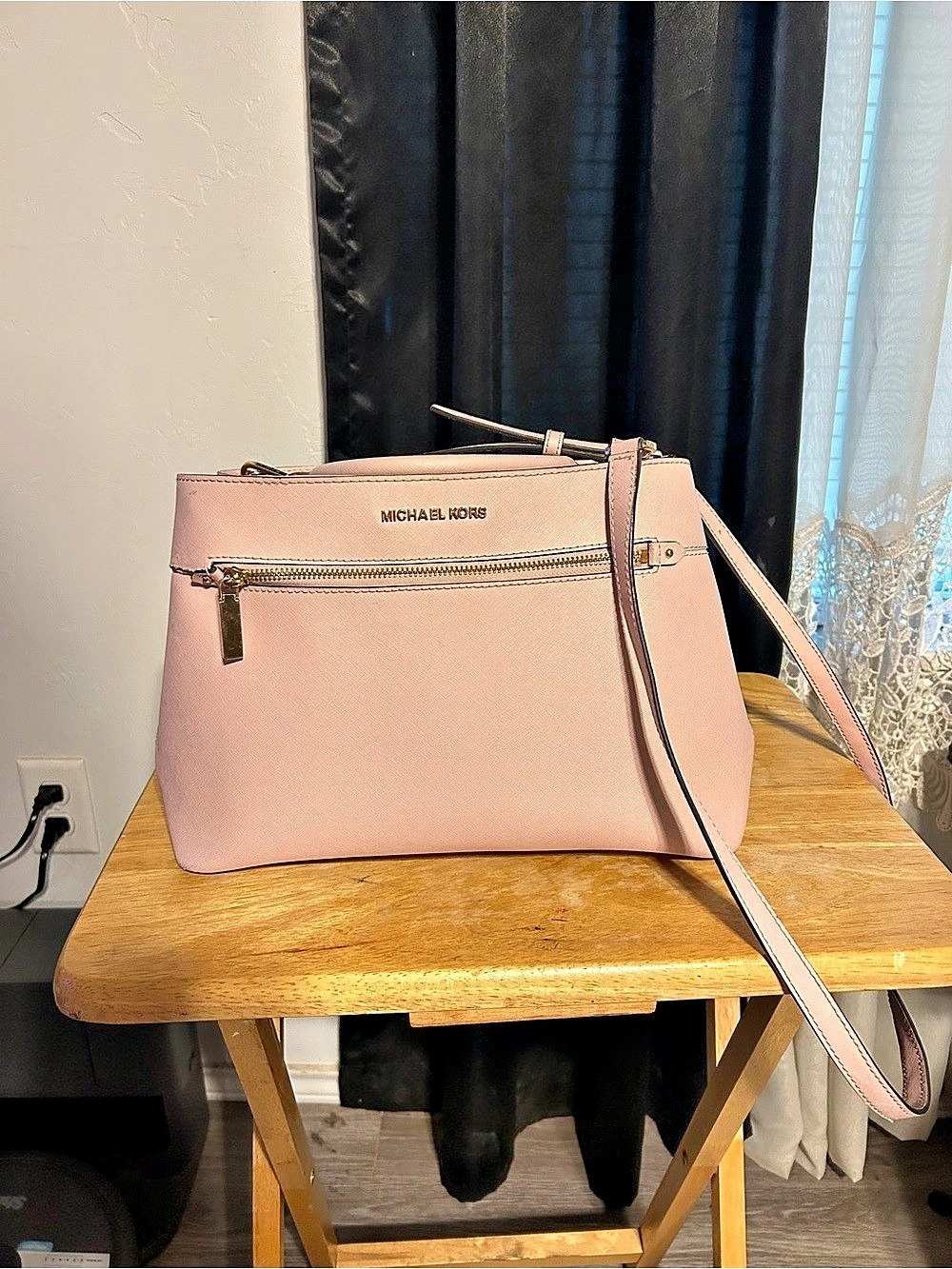Michael Kors Selma Medium Saffiano Leather Top-Zip Satchel Pink Shoulder Bag